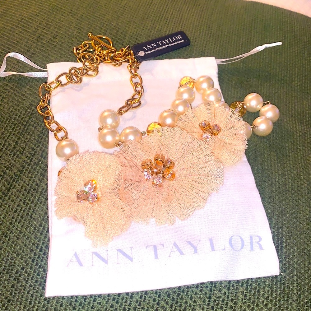 Ann Taylor tulle flower necklace NWT